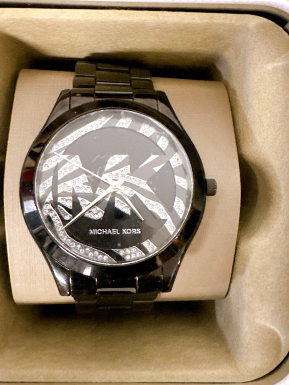 Michael Kors MK4562 Runway Quartz Black Watch - Picture 3 of 6